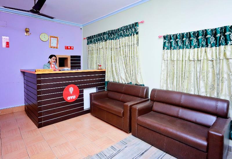 Oyo 575 Api Suites Pokhara Eksteriør bilde
