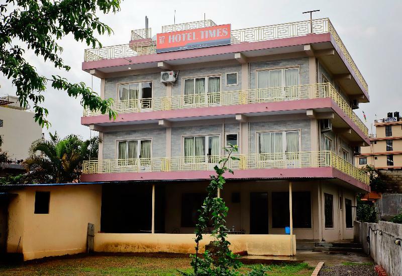 Oyo 575 Api Suites Pokhara Eksteriør bilde