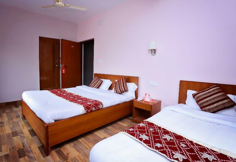 Oyo 575 Api Suites Pokhara Eksteriør bilde