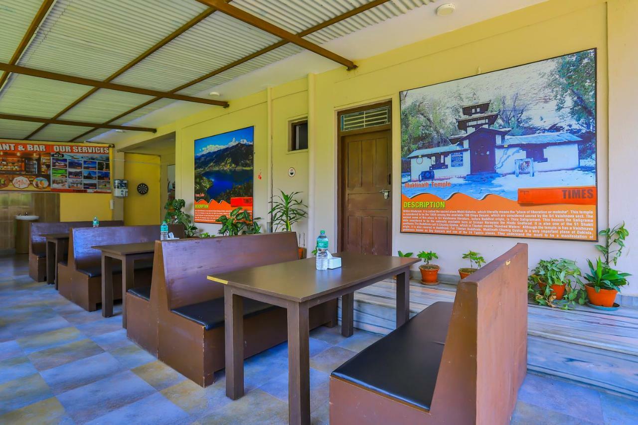 Oyo 575 Api Suites Pokhara Eksteriør bilde