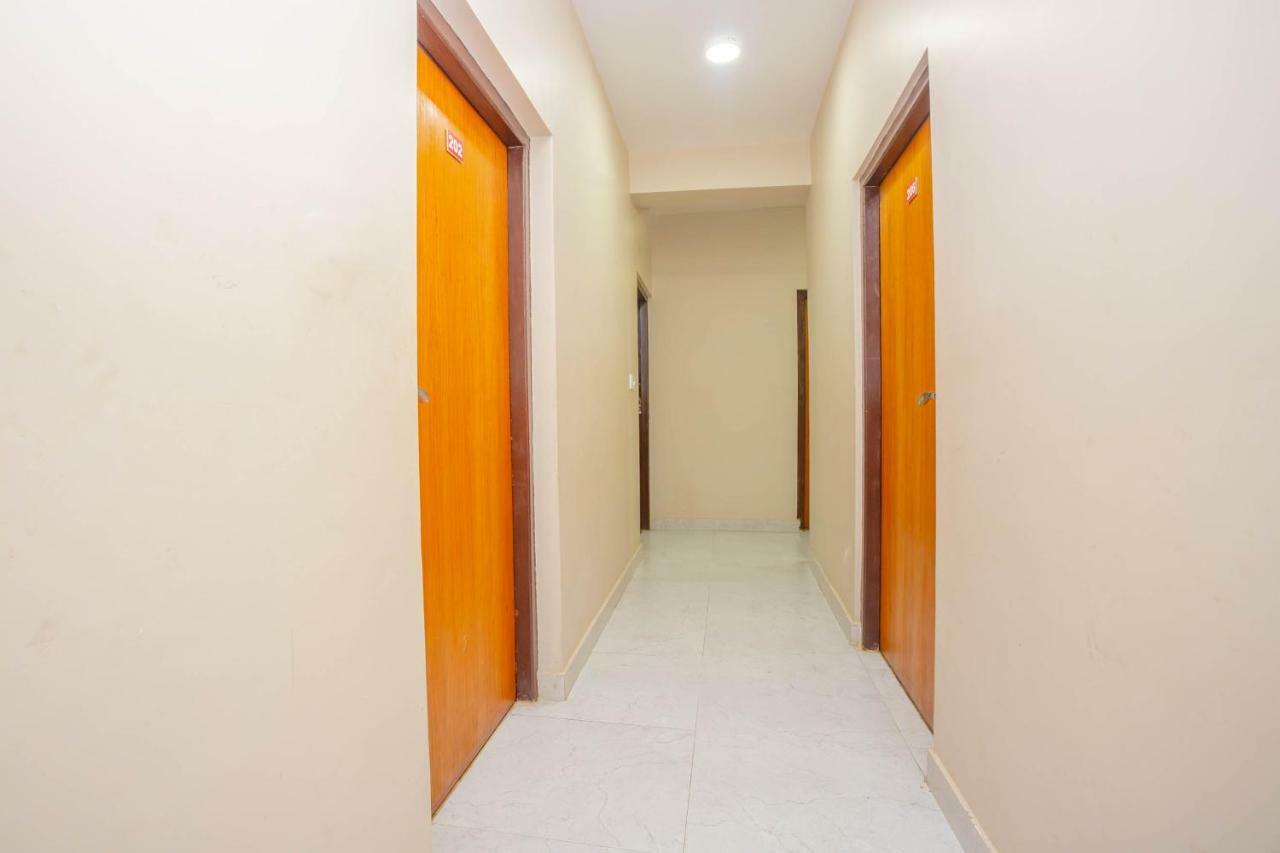Oyo 575 Api Suites Pokhara Eksteriør bilde