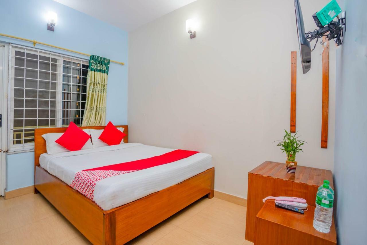 Oyo 575 Api Suites Pokhara Eksteriør bilde
