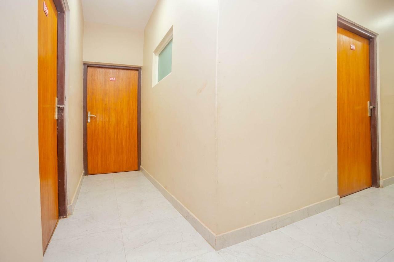 Oyo 575 Api Suites Pokhara Eksteriør bilde