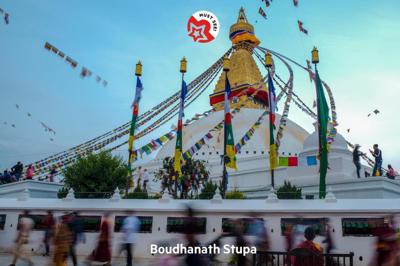 Oyo 575 Api Suites Pokhara Eksteriør bilde